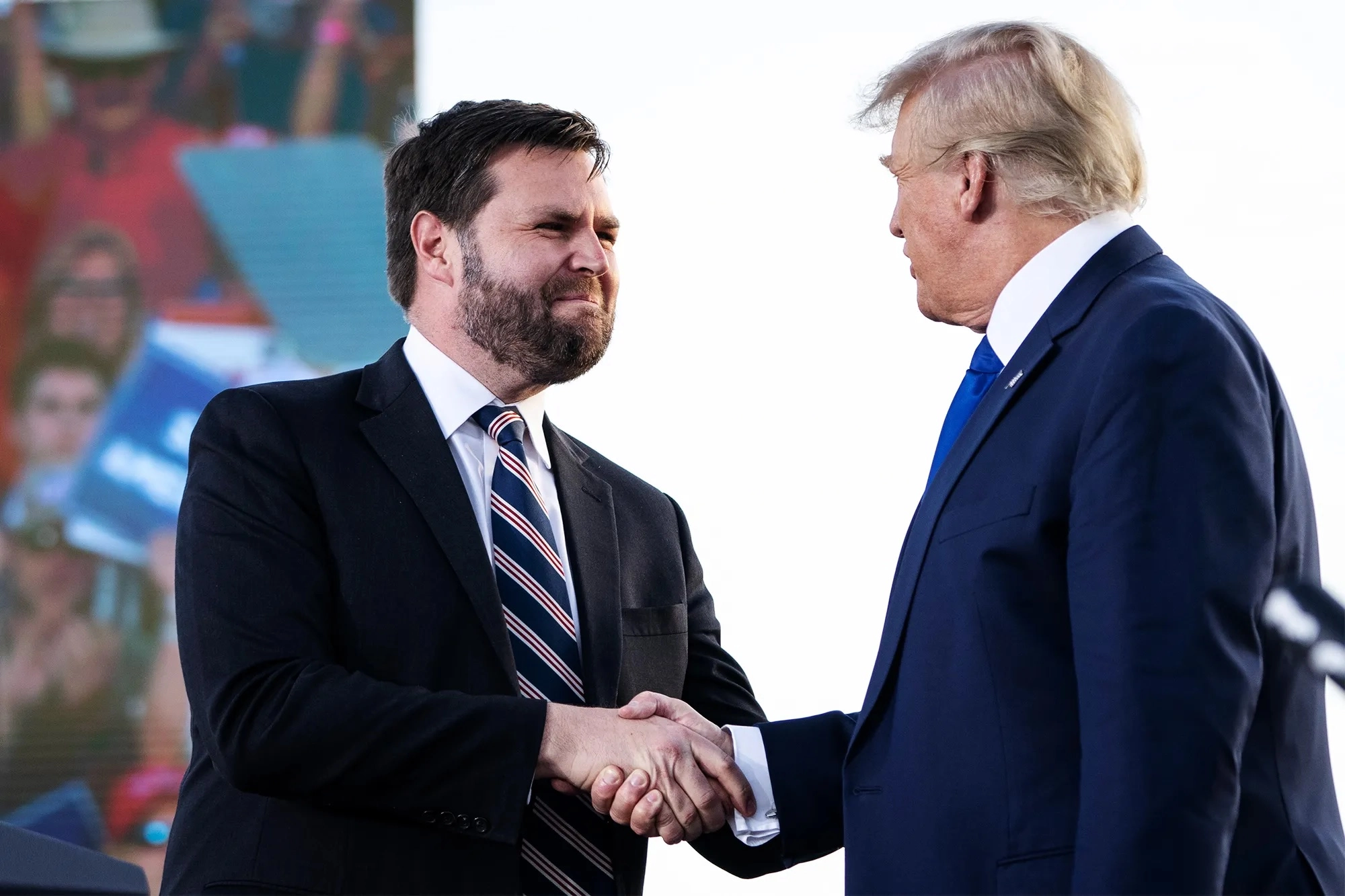 Ứng viên Phó Tổng thống Mỹ của ông Donald Trump là người ủng hộ crypto