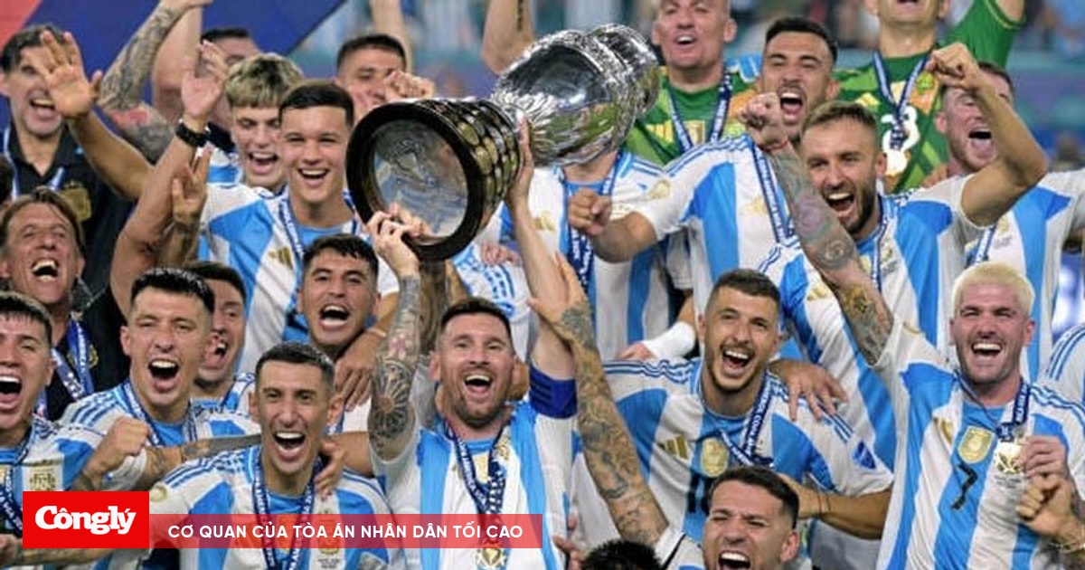 Argentina trở lại vị trí số 1 thế giới