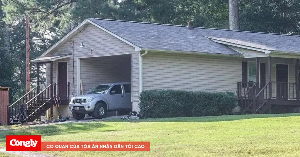 Cha nam sinh xả súng ở trường học Georgia bị bắt