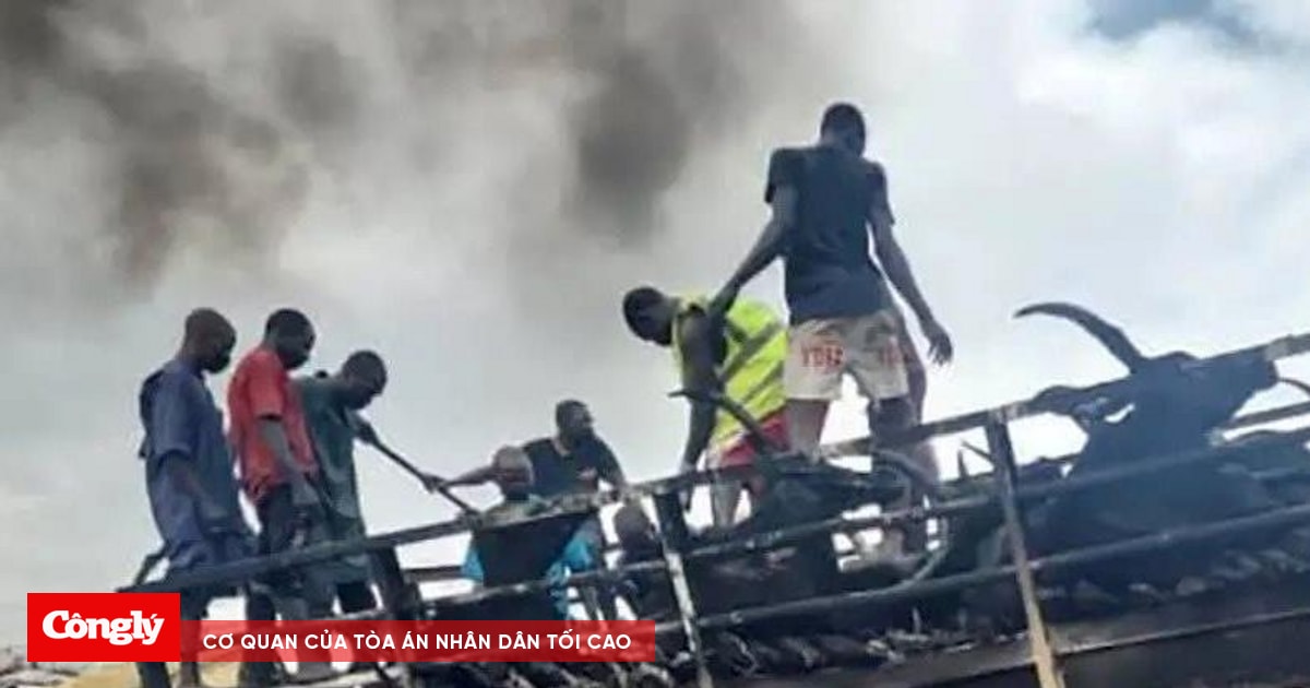 Va chạm xe chở nhiên liệu, hàng chục người thiệt mạng ở Nigeria