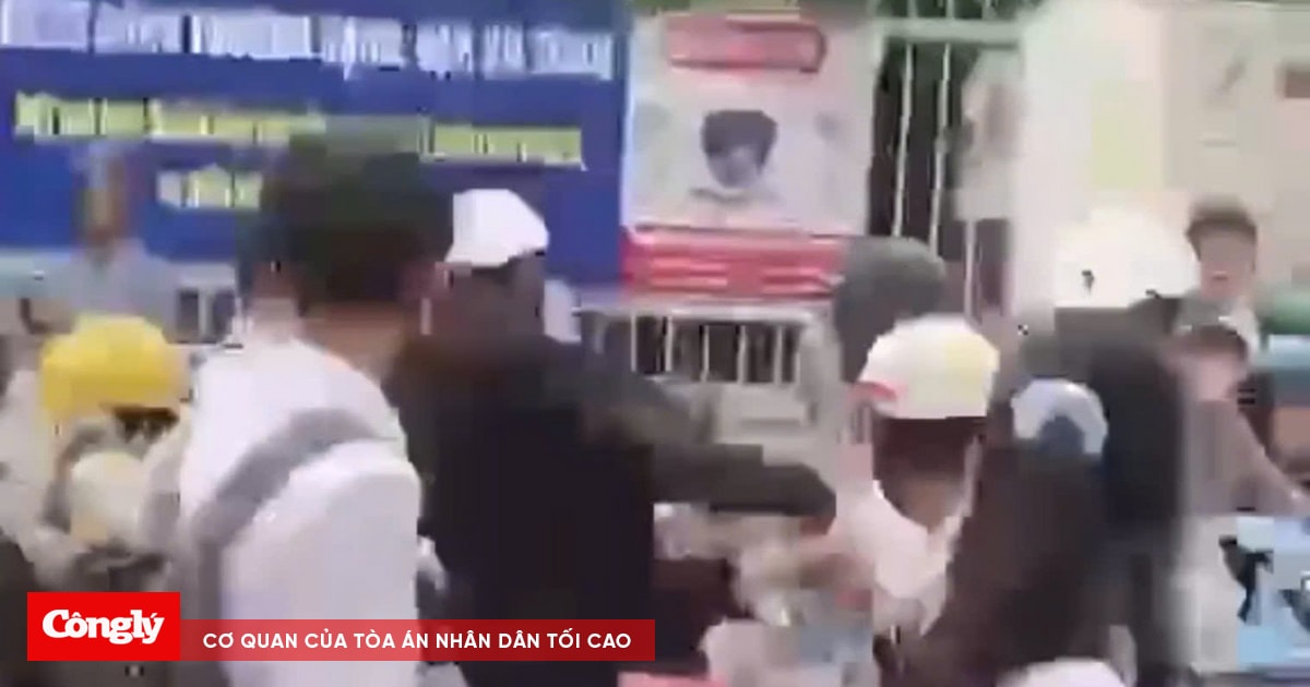 Xác minh clip học sinh đánh nhau trước cổng trường tại Cà Mau