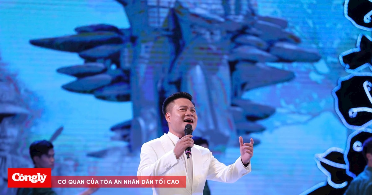 Dâng trào cảm xúc nghe NSƯT Hoàng Tùng hát “Cha mẹ tôi già”