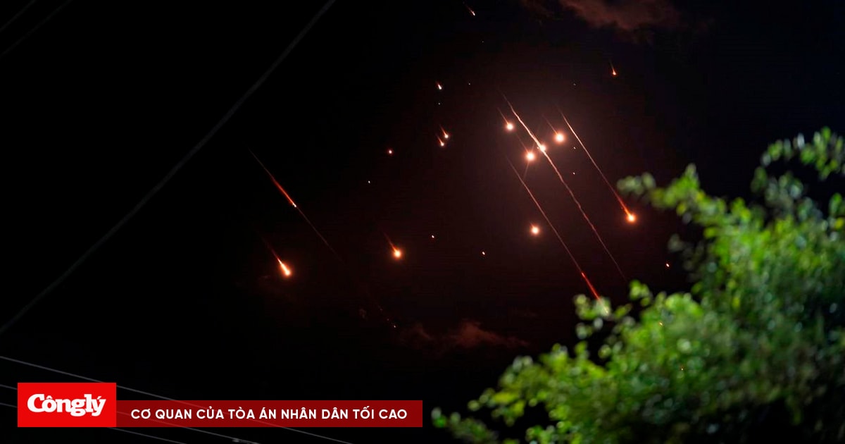 Iran phóng hàng trăm tên lửa đạn đạo vào Israel