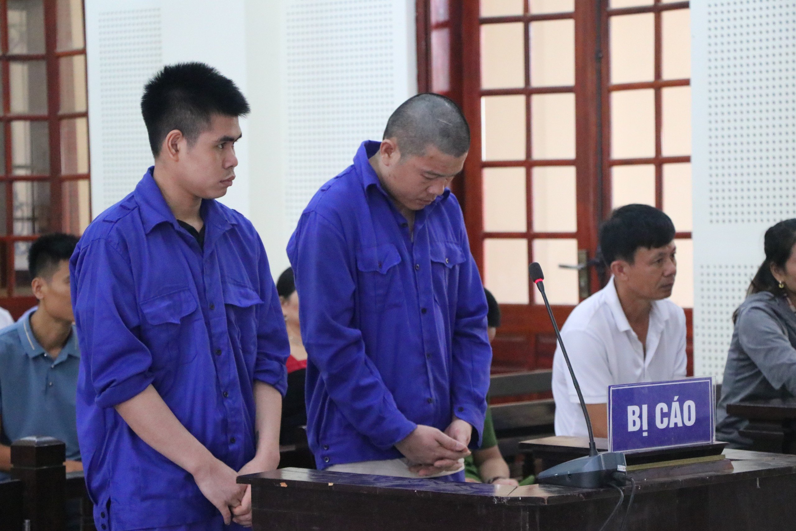 Lời khai của hai kẻ giấu hàng cấm gần 13 tỷ đồng trong ngăn bí mật