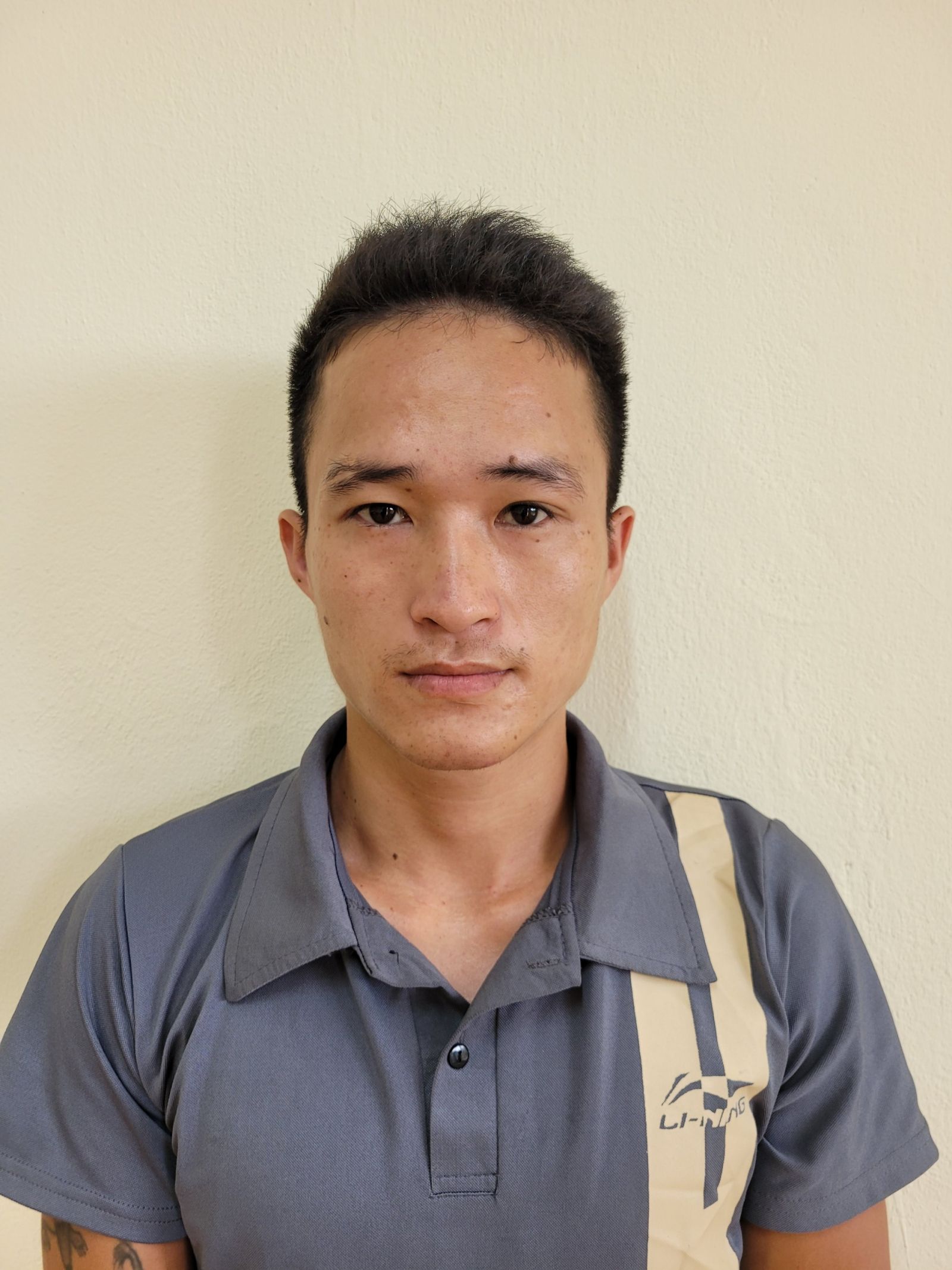 Bắt đối tượng chặn người đi đường rồi chiếm đoạt xe máy