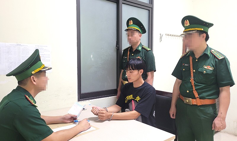 Nam thanh niên bị truy nã vì quan hệ với bạn gái dưới 16 tuổi